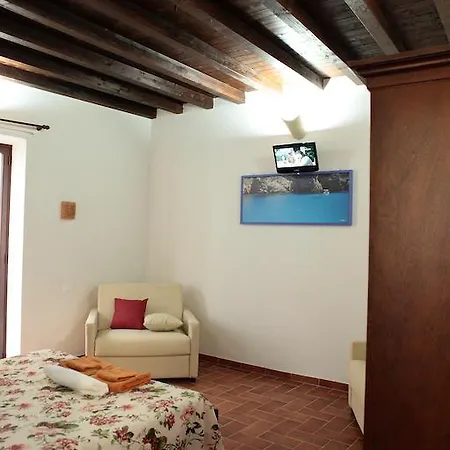 Apartment La Paranza *